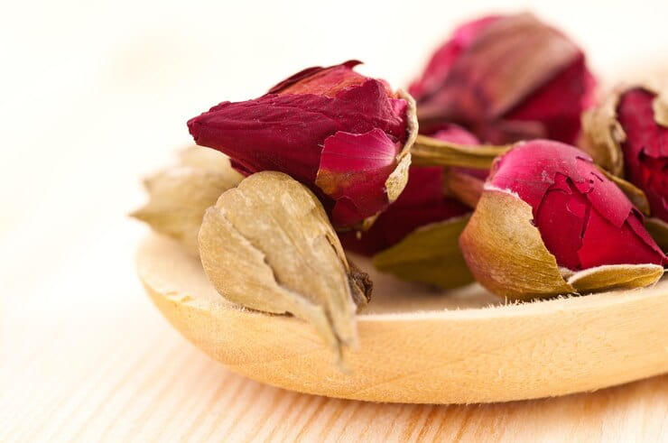 تصویر 2 از گل محمدی غنچه خشک ممتاز با عطر دل‌ انگیز و رنگ طبیعی